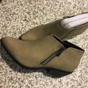 NEW! TAN BOOTIES